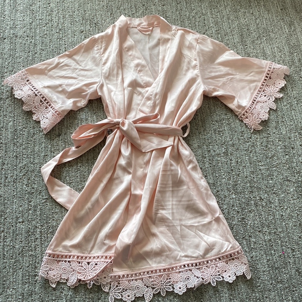 Girl’s Flower Girl /Bridal Party Satin Robe with Lace